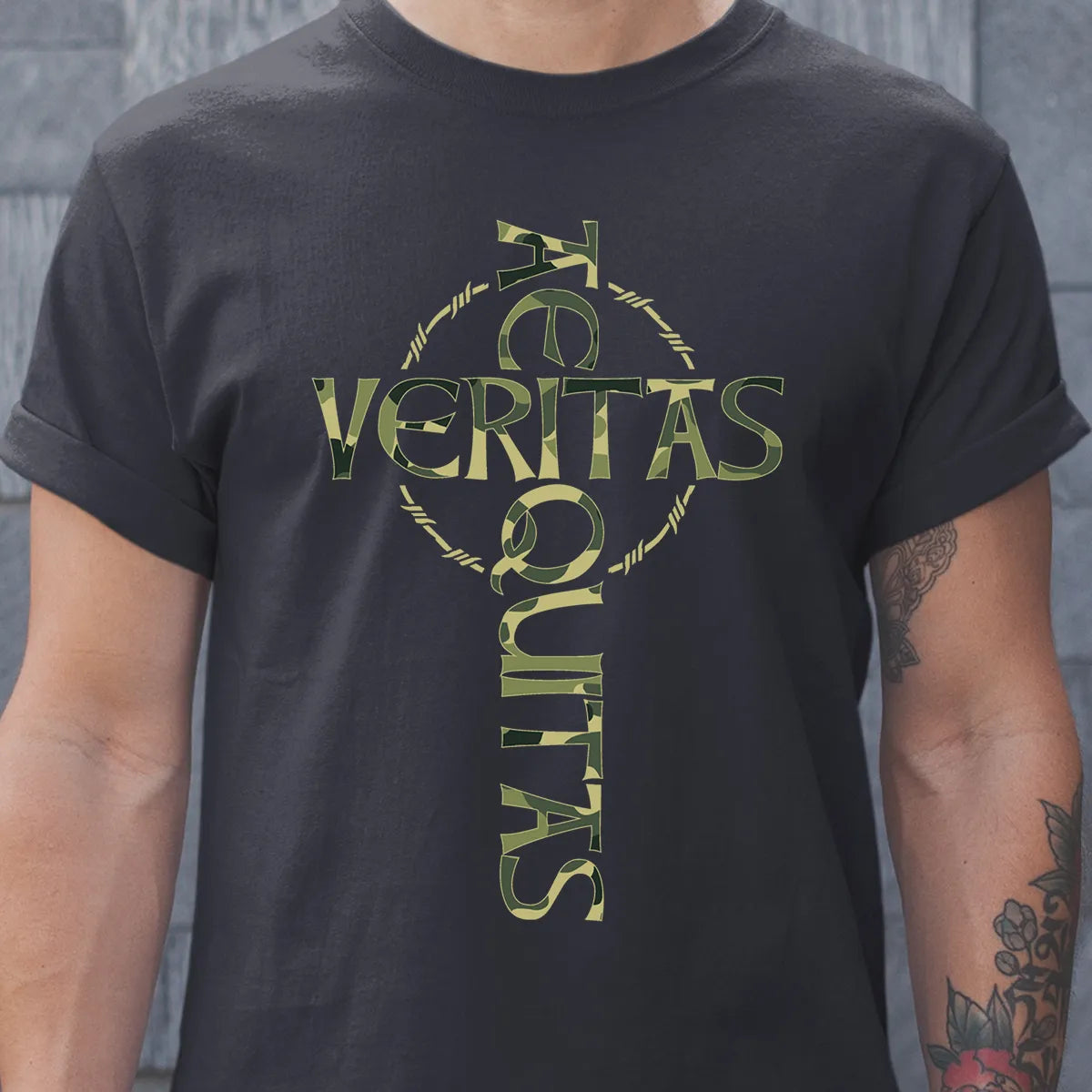 Classic Unisex T-Shirt - XE34CPLB